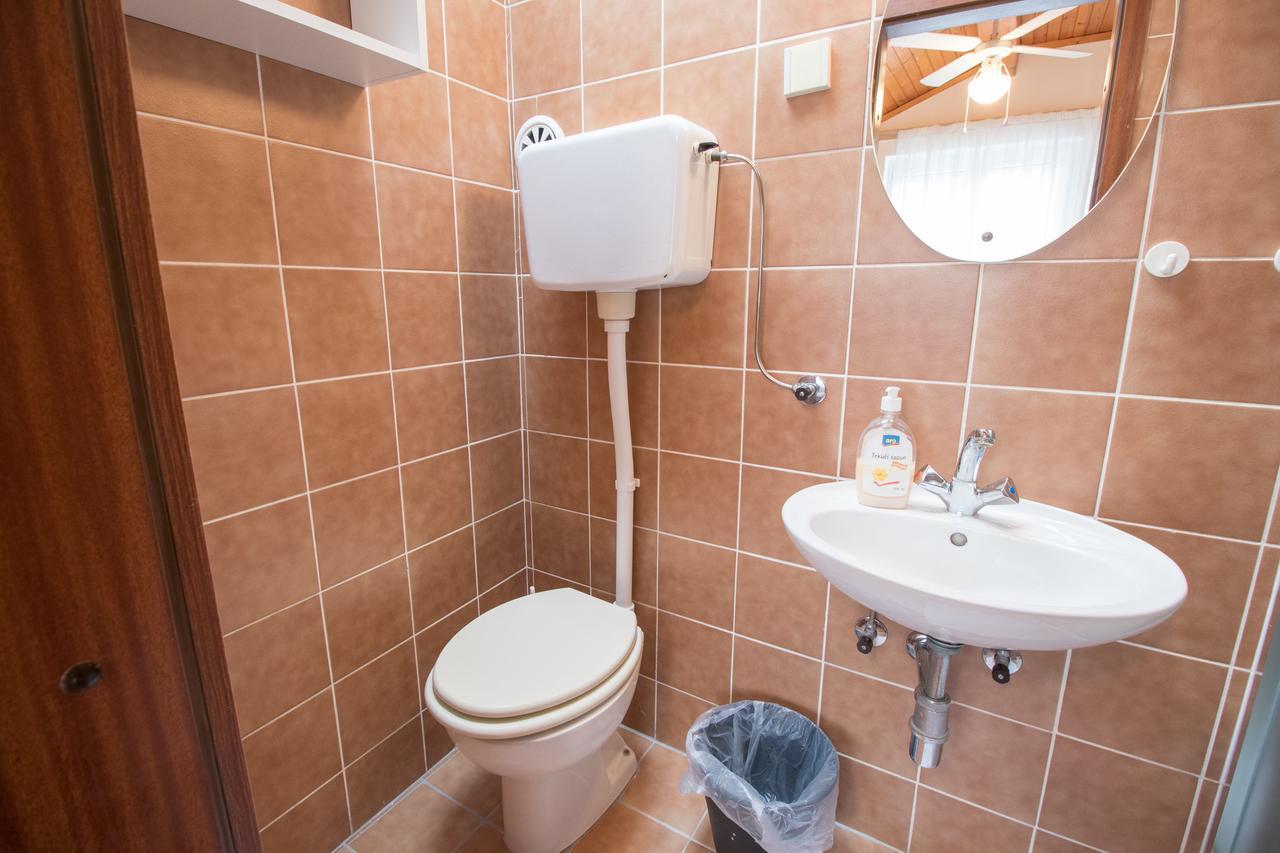Rooms Sofija Selce Exterior photo
