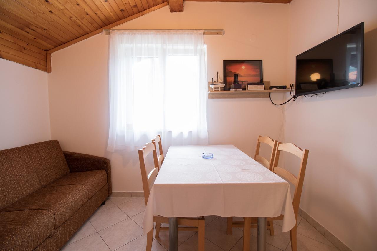 Rooms Sofija Selce Exterior photo